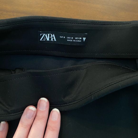 Black Zara Mini Skirt - Picture 3 of 6